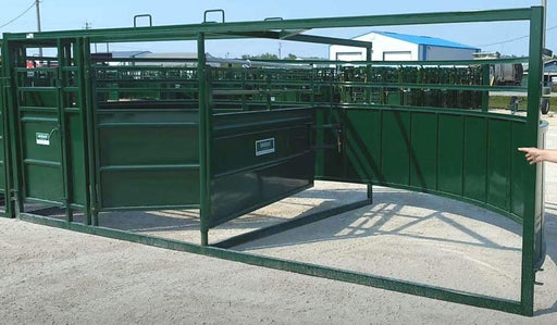 Lakeland Premium C-Series 10ft Cattle Crowding Tub with cornerless design for smooth livestock handling
