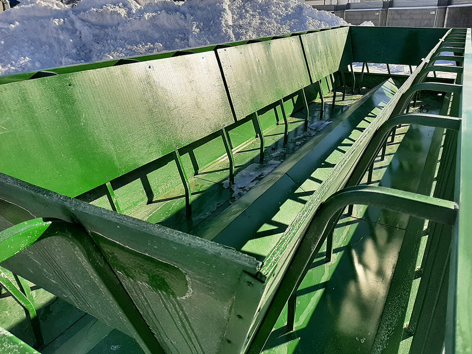 Lakeland Portable Hay Feeder Wagon – heavy-duty construction for reliable daily livestock feeding