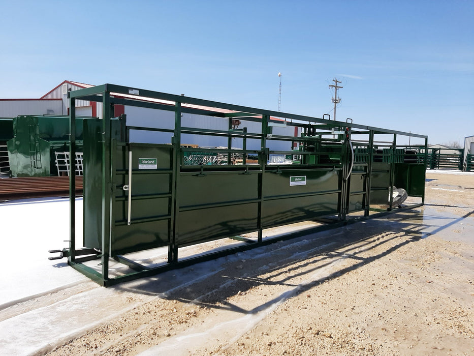 Heavy-duty Cattle Adjustable Alley system with cornerless crowd tub by Lakeland – designed for smooth cattle flow