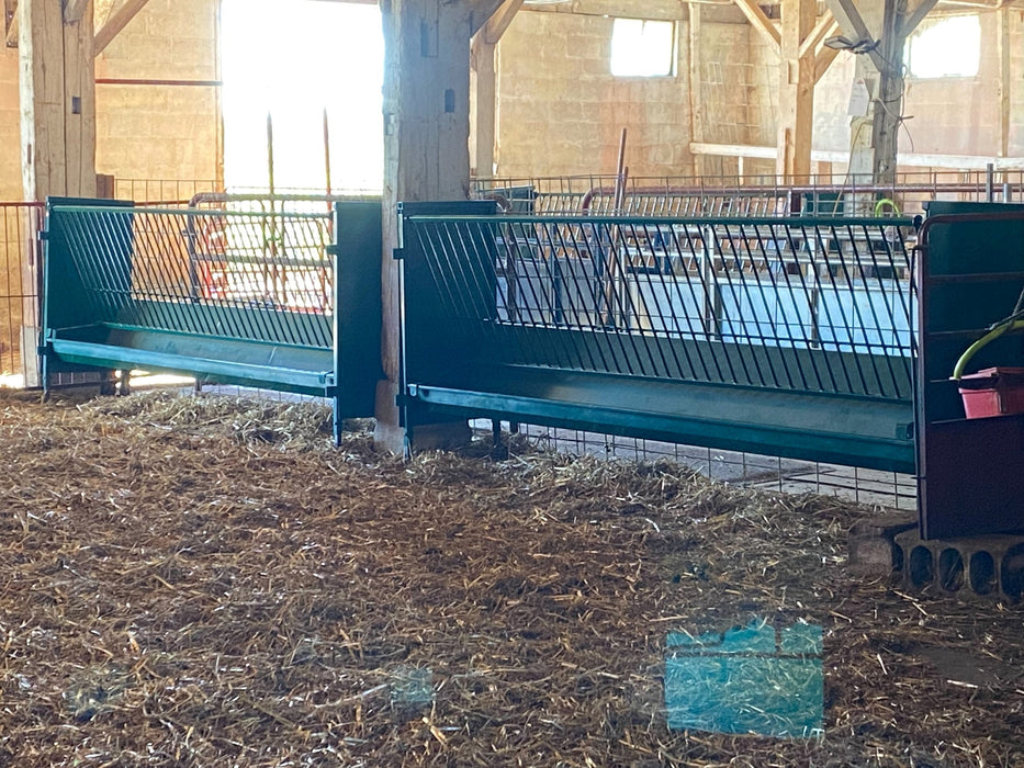 Heavy-Duty Sheep Fence Line Feeder with Anti-Spill Bunk Design