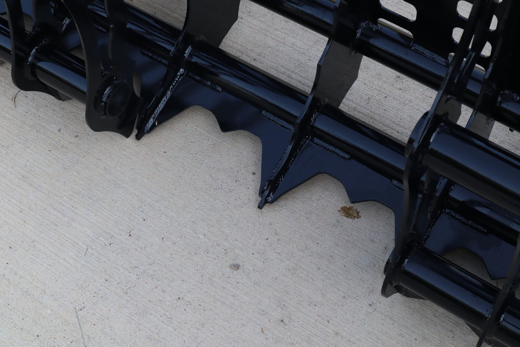 Compact Tractor Grapple Bucket | Heavy-Duty Clam Grapple by Stinger