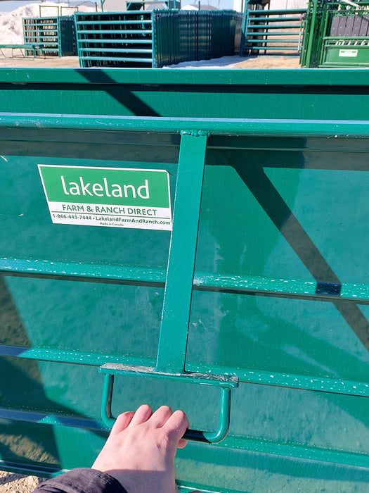 Close-up of adjustable gate system on Lakeland E-Series Adjustable Cattle Alley