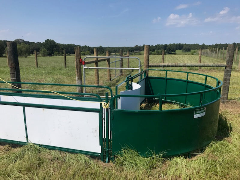 Heavy-duty sheep handling system with curved sweep tub and adjustable gates