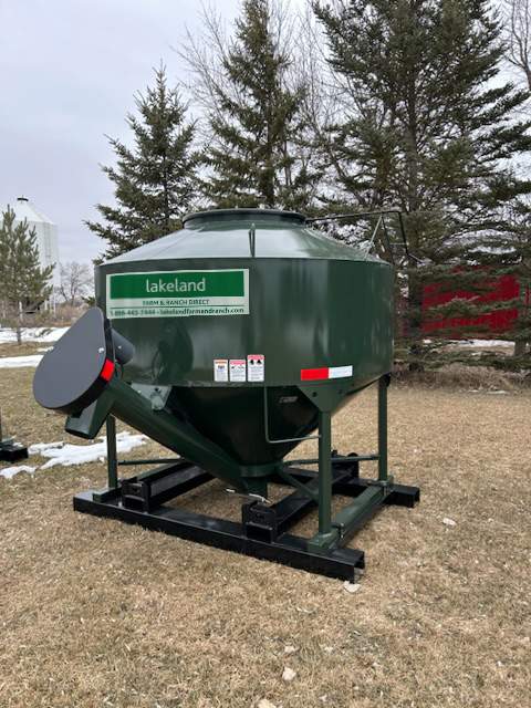 70 Bushel Portable Feed Bin – heavy-duty mobile bulk feeder designed for efficient cattle and livestock feeding