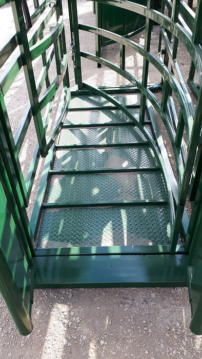 Premium C-Series Calving Pens featuring curved layout for stress-free cow movement and control