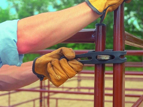 Complete HiQual Round Pen setup featuring durable interlocking panels designed for easy assembly and long-lasting use.