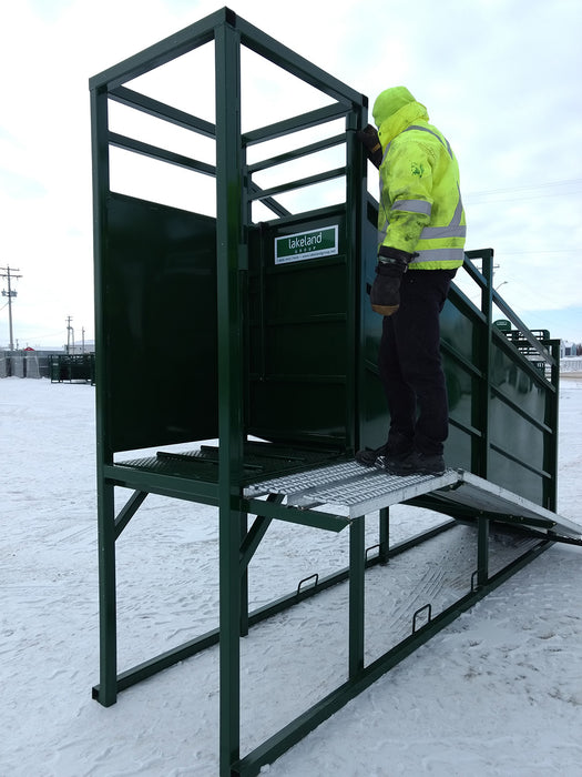Premium C-Series cattle loading chute – stable, non-portable model designed for high-volume cattle movement