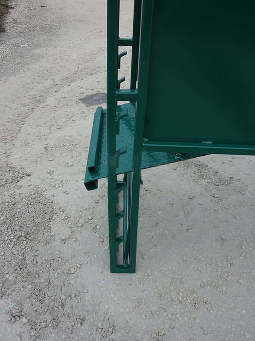 Portable Sheep Loading Chute with Non-Slip Floor for Secure Animal Movement