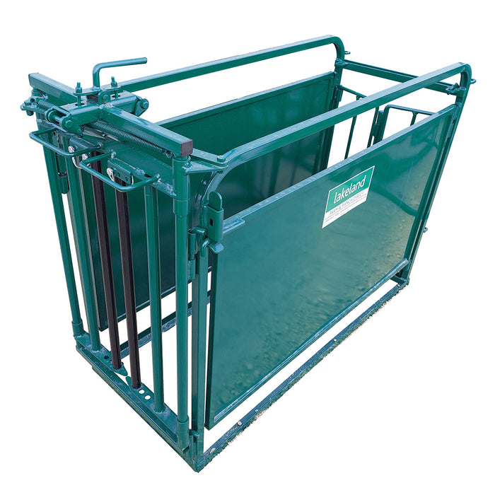 Self-Catch Sheep Headgate and Chute System for Safe and Efficient Handling