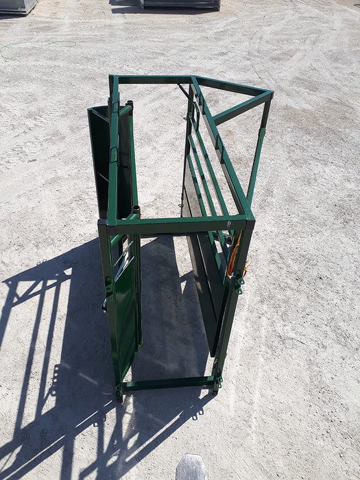 8.5ft Adjustable Cattle Alley Splitting Section – Lakeland’s professional solution for adaptable cattle handling systems