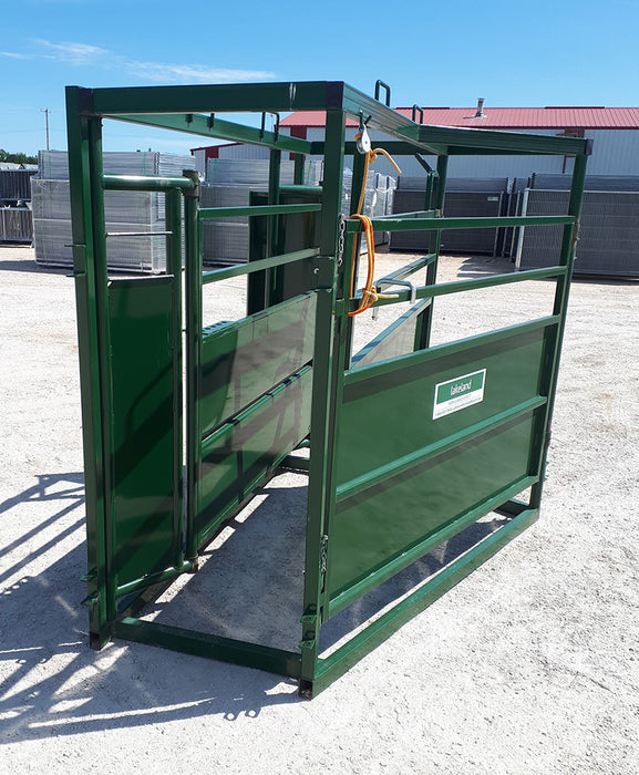 Lakeland Premium C-Series 8.5ft Adjustable Cattle Alleyway Splitting Section – precision design for efficient livestock handling